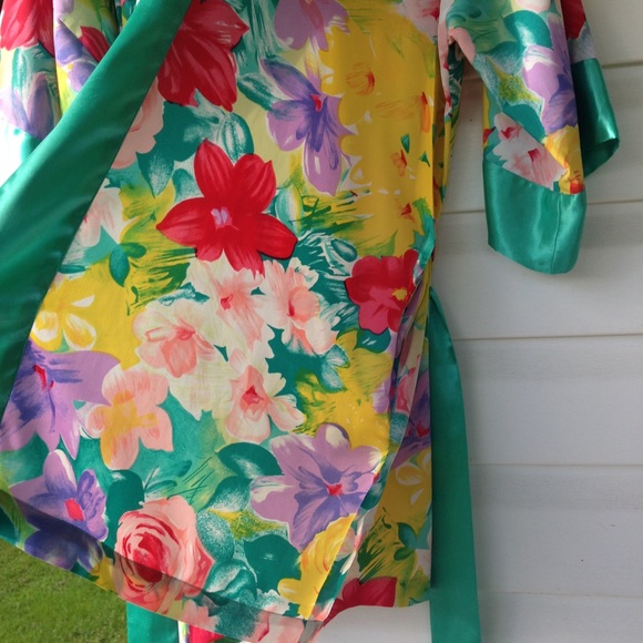 Robe - Picture 4 of 5